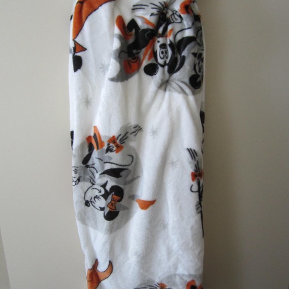 Disney Mickey Minnie Halloween Witch Vampire Throw Blanket - Picture 2 of 6